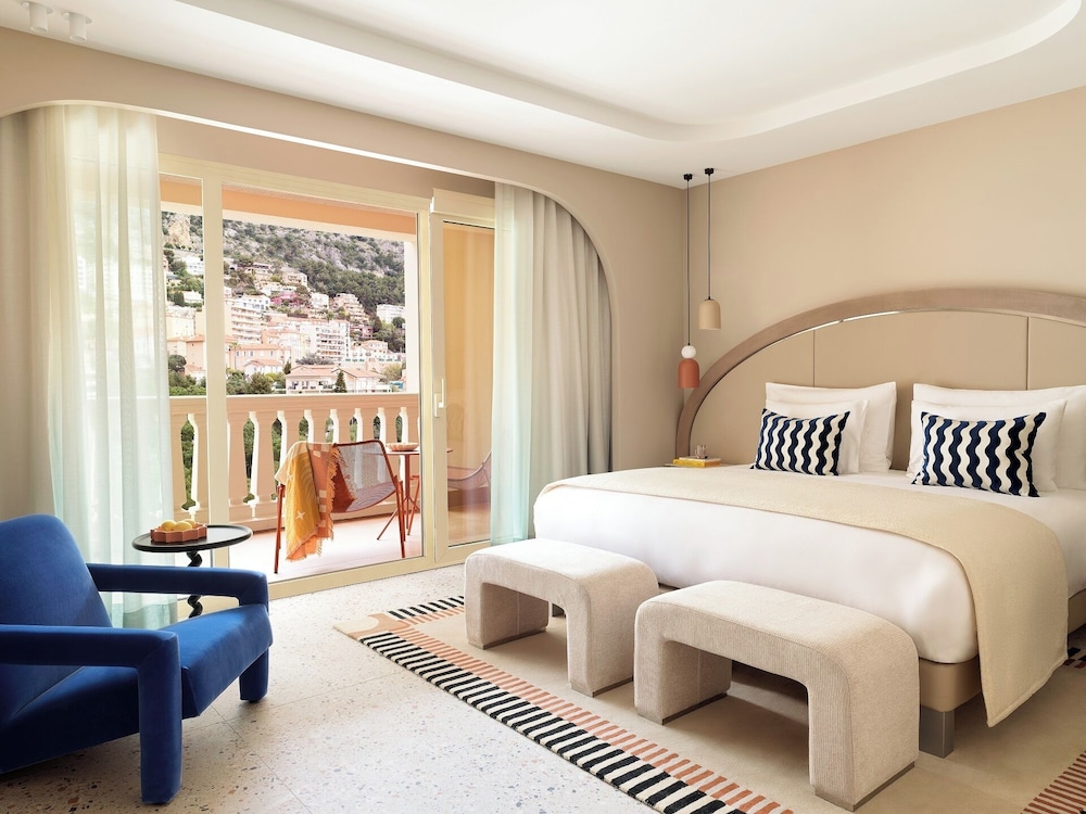 Premium, Deluxe, King Bed, City View