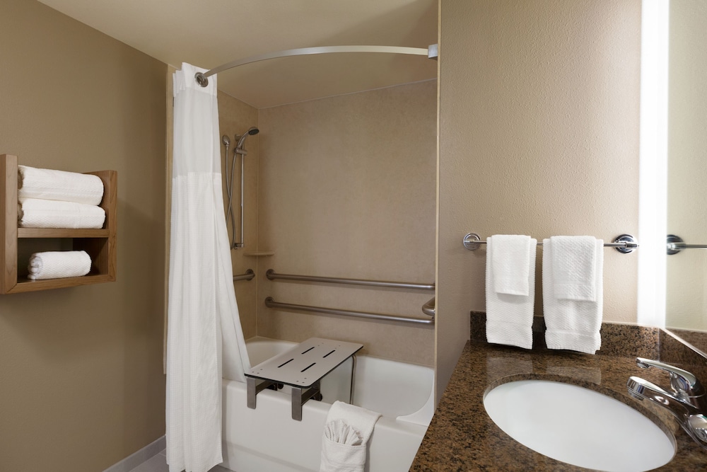Staybridge Suites Tampa East Brandon 10/54