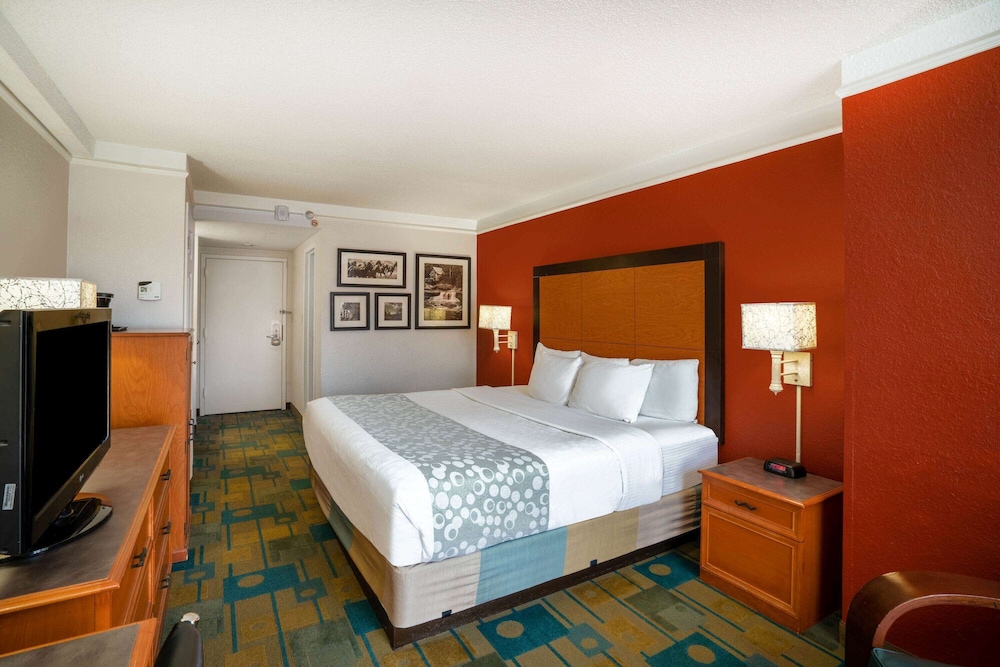 La Quinta Inn & Suites by Wyndham Nashville Airport/Opryland 11/38