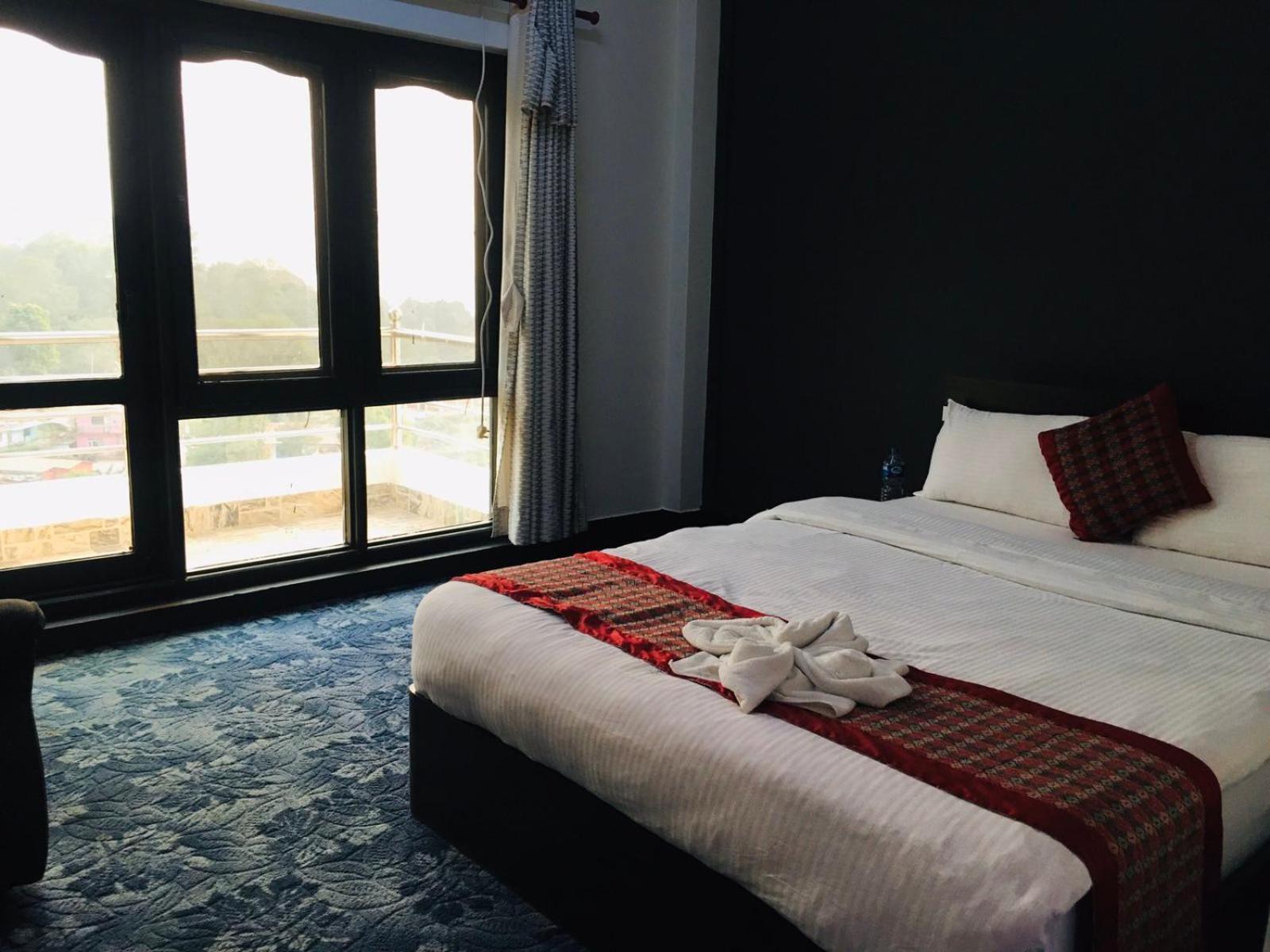 Hotel Hill Crown 8/32