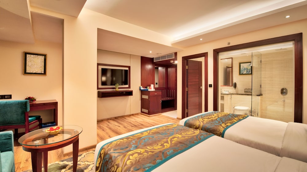 Golden Tulip Essential Jaipur 12/43