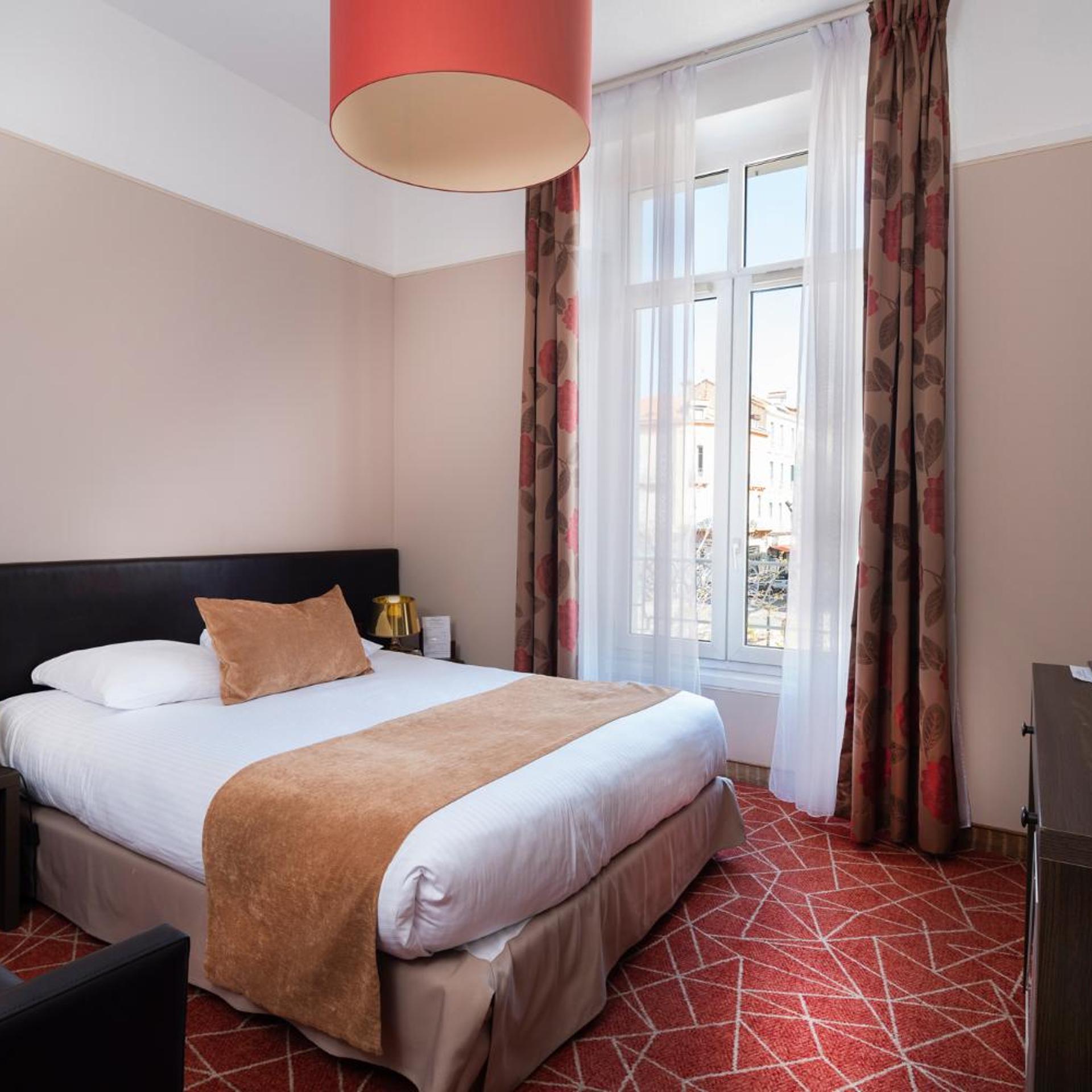 Room, Double Bed, City Side