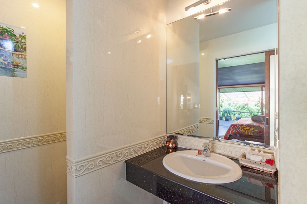 Tropica Bungalow Hotel 66/69
