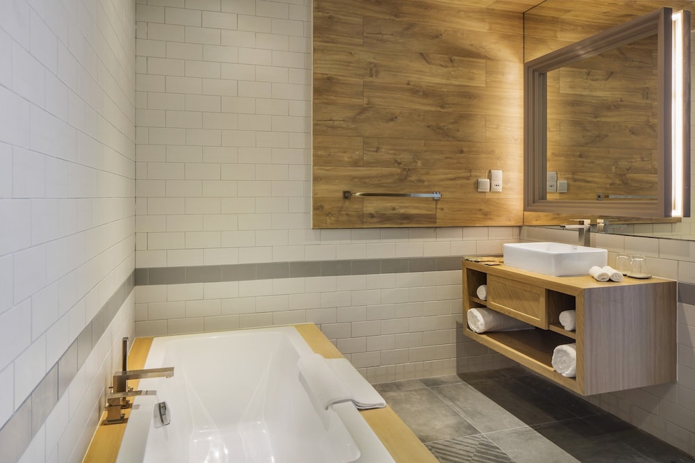 Fusion Suites Saigon 28/63
