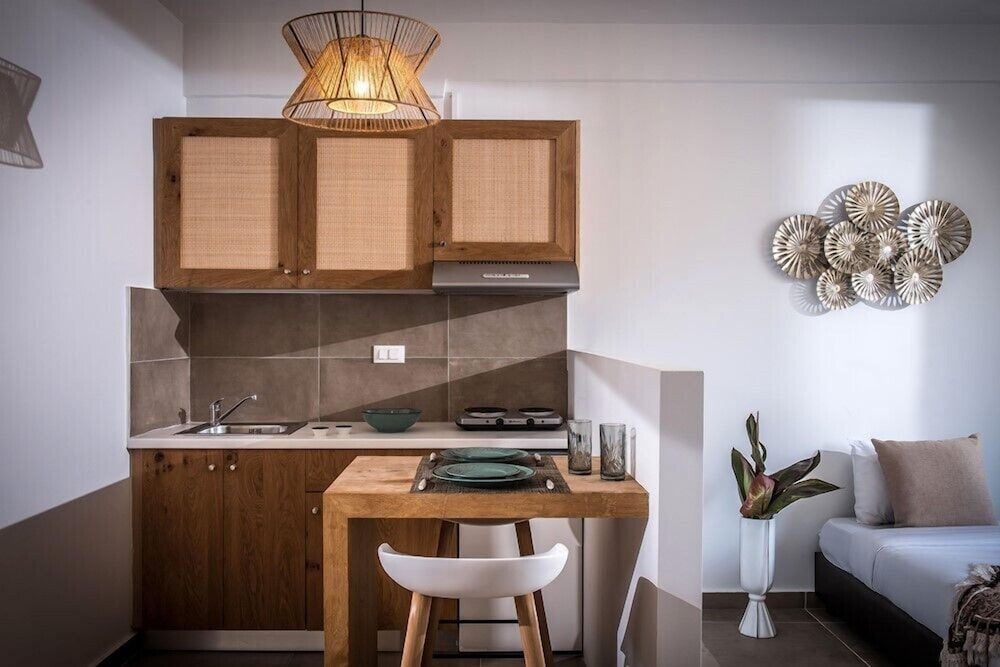 Troulis Apart Hotel 60/74