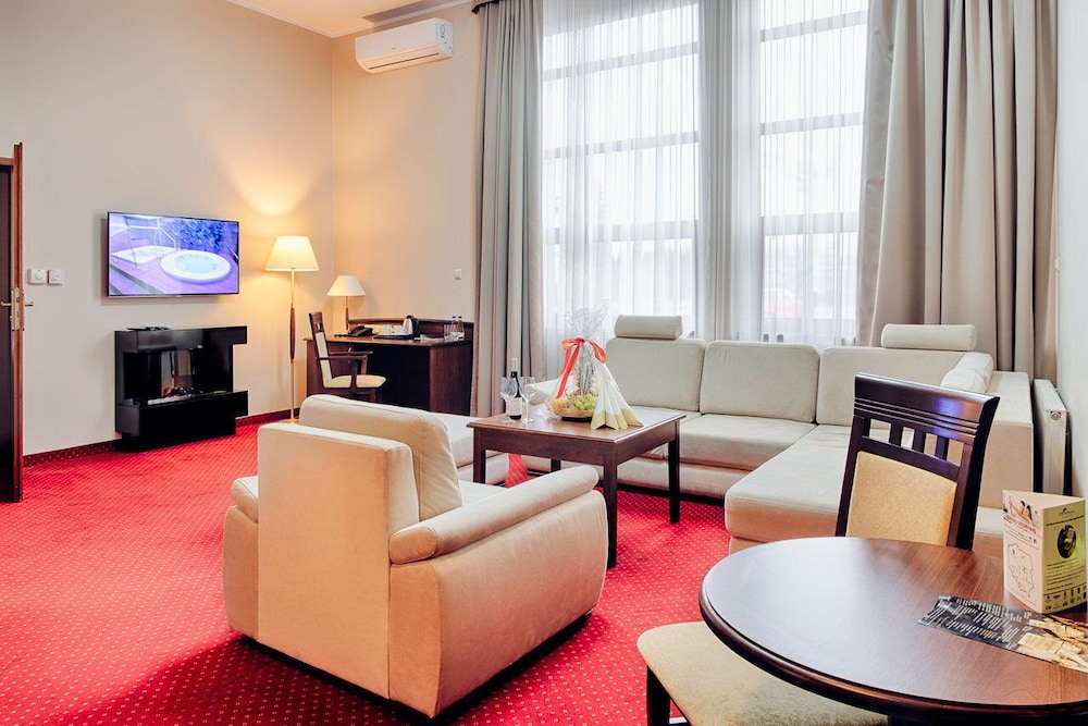 Grand Royal Hotel Conference & Spa 57/74