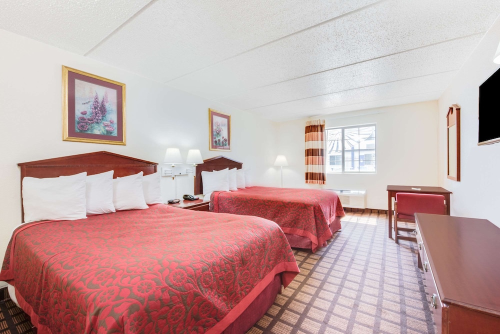 SUITE, 2 DOUBLE BEDS, ACCESSIBLE