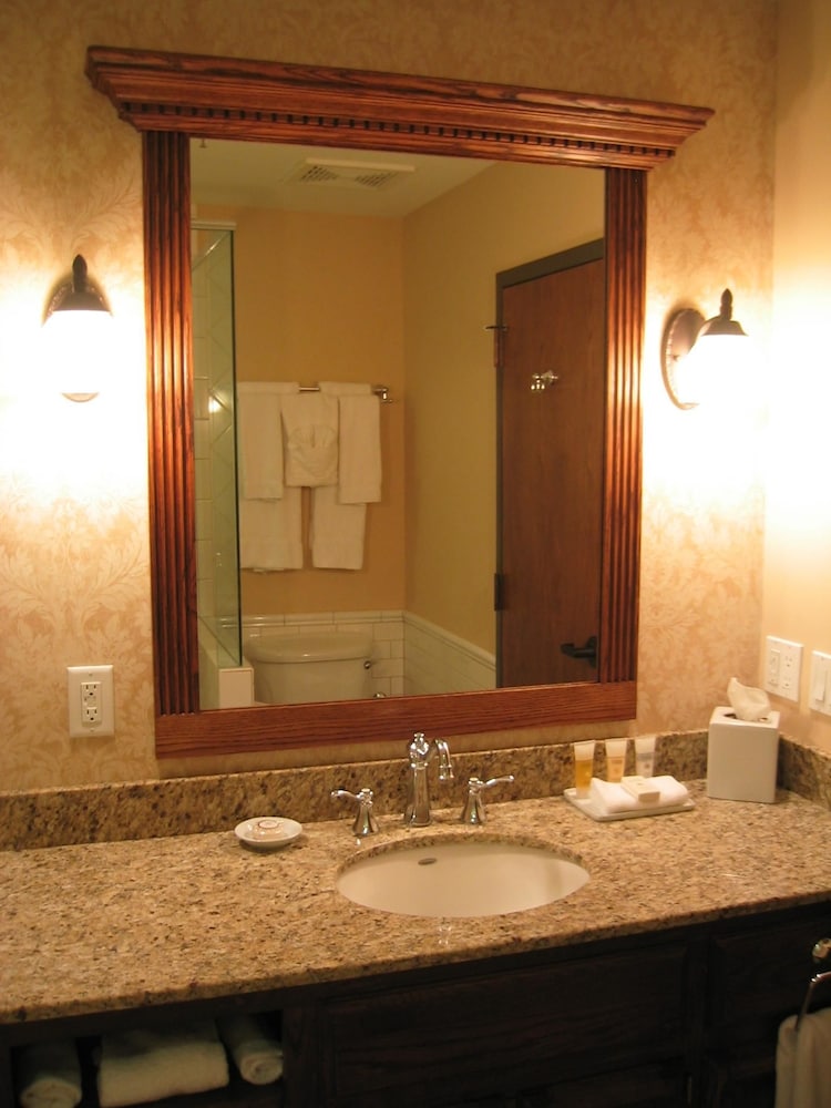 Best Western Premier Mariemont Inn 6/46