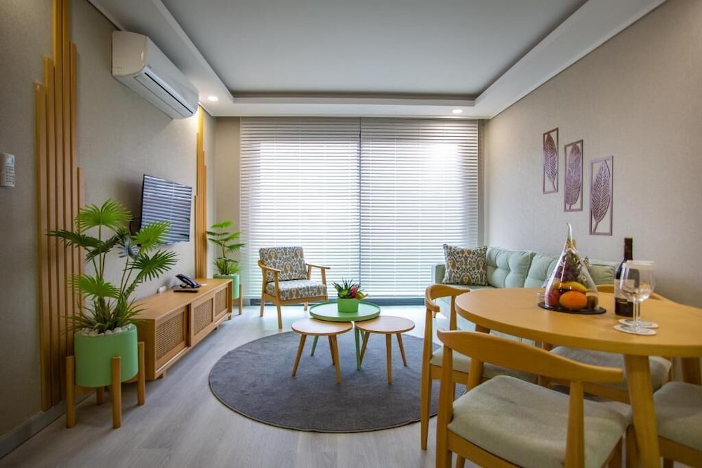 LA TERRAZZA HOTEL 41/60
