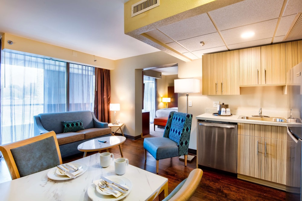 Radisson Hotel Southfield-Detroit 42/53