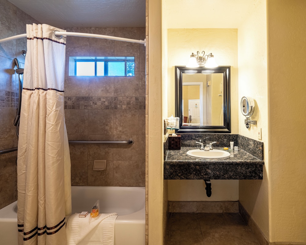 كوخ بسرير كينج، Tenaya Lodge At Yosemite 3/3