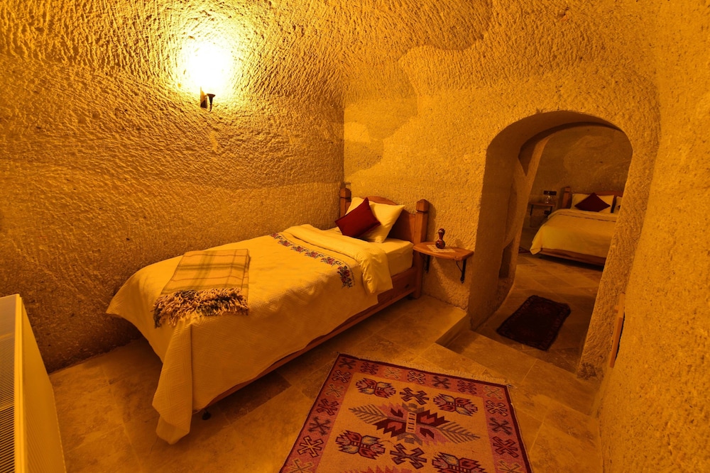 Mosaic Cave Hotel 32/50