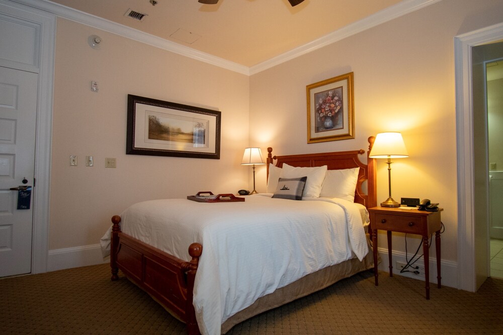 Historic Boone Tavern Hotel and Restaurant 23/69