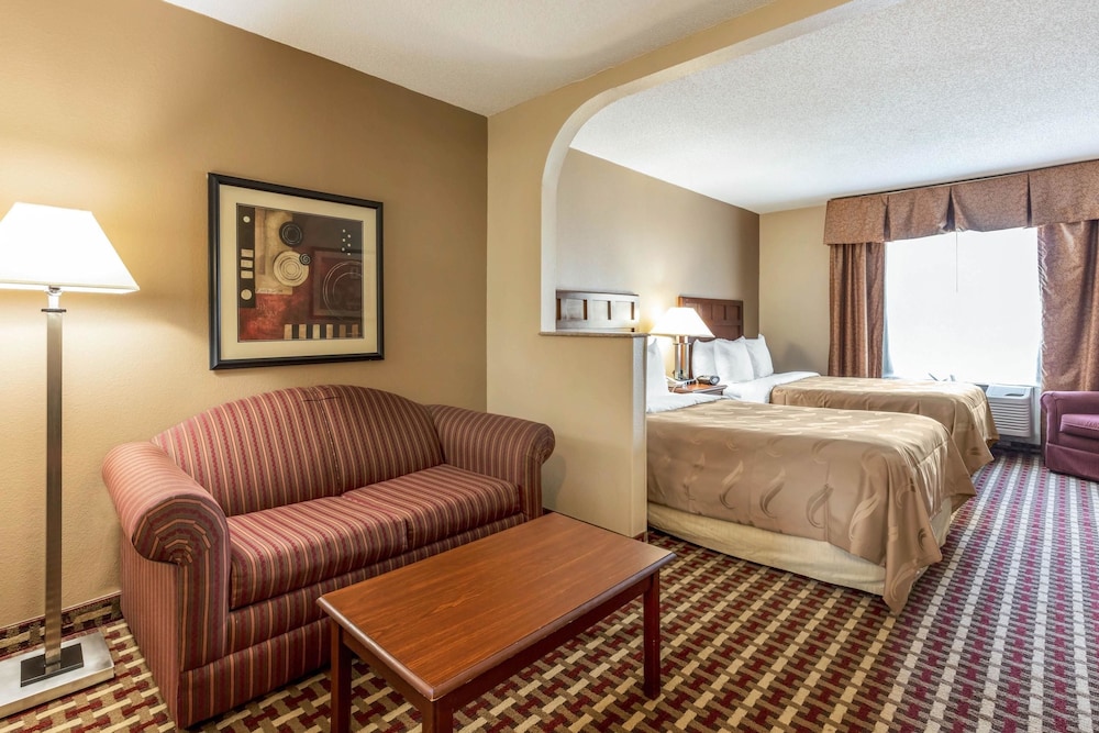Quality Suites Paducah KY 34/57