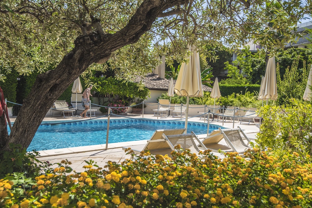 Hotel Villa Daphne 38/53