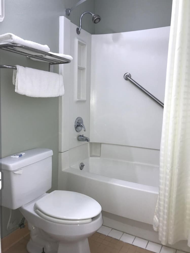 Americas Best Value Inn Manchester TN 11/22