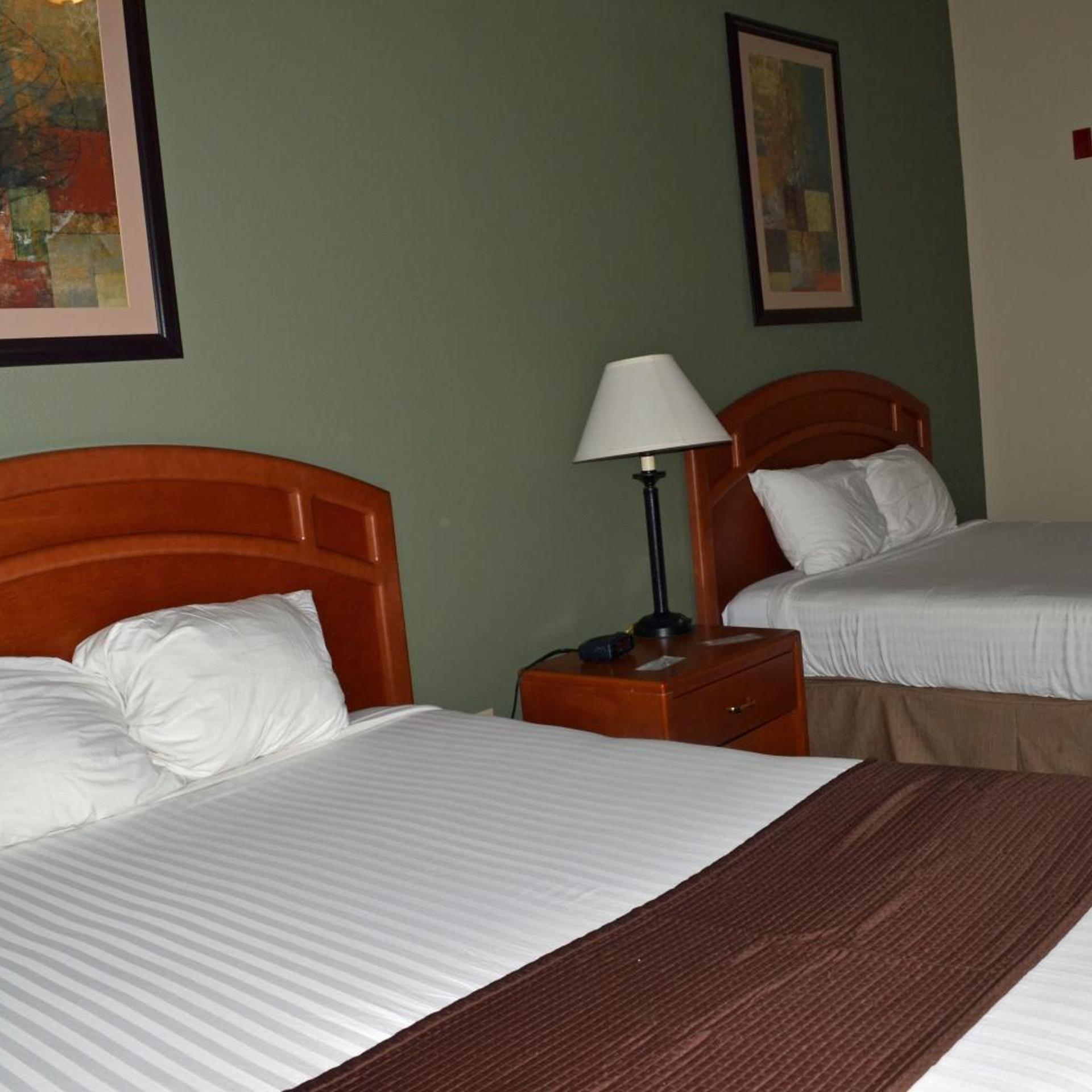 Paola Inn And Suites 21/47