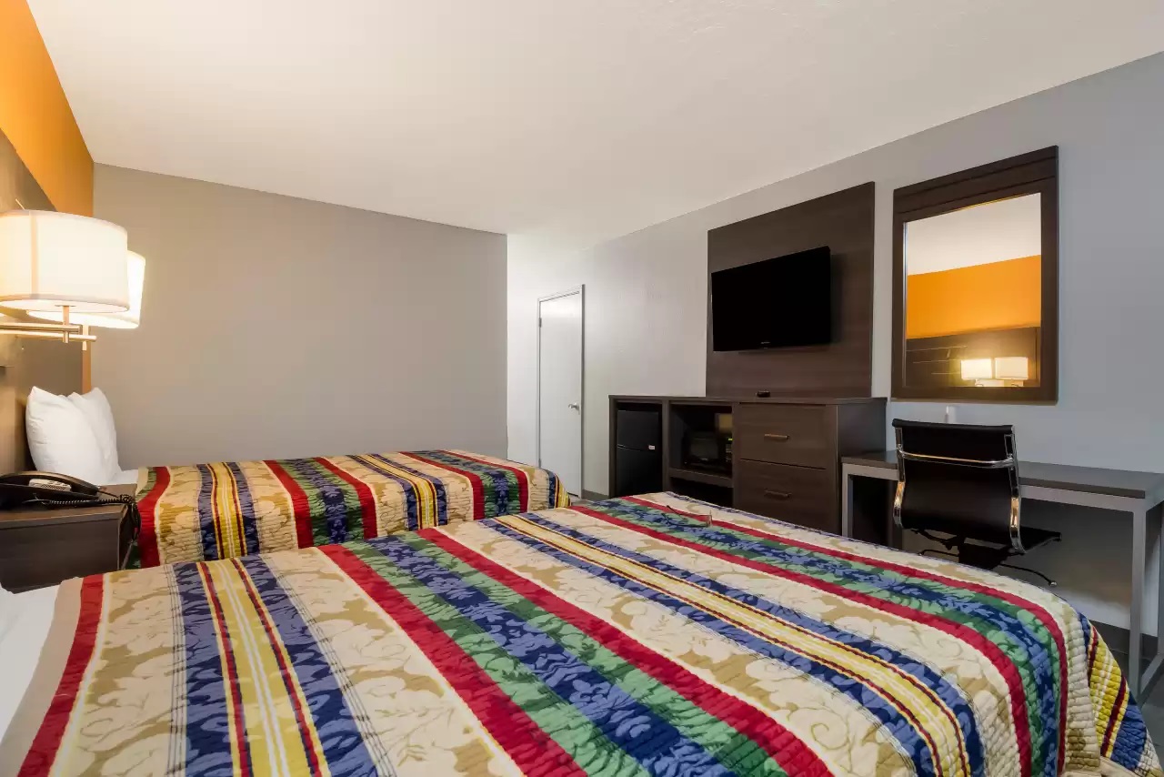 Room, 2 Queen Beds, Smoking