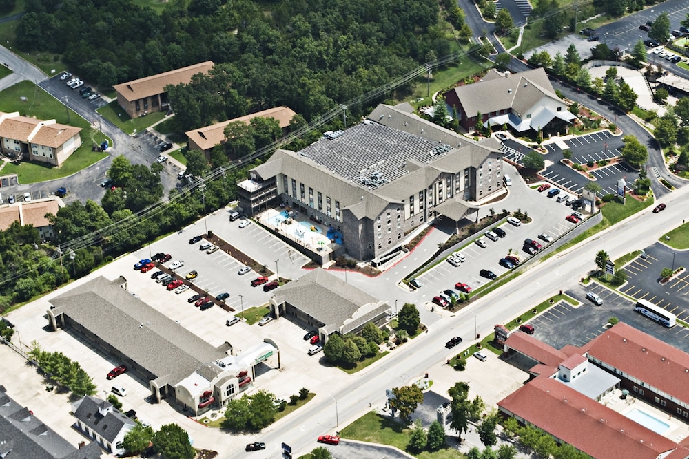 Branson Waterpark Hotel 3/53