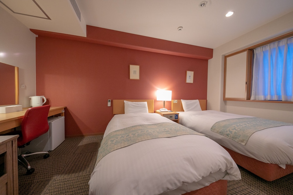 ROOM, TWIN BEDS