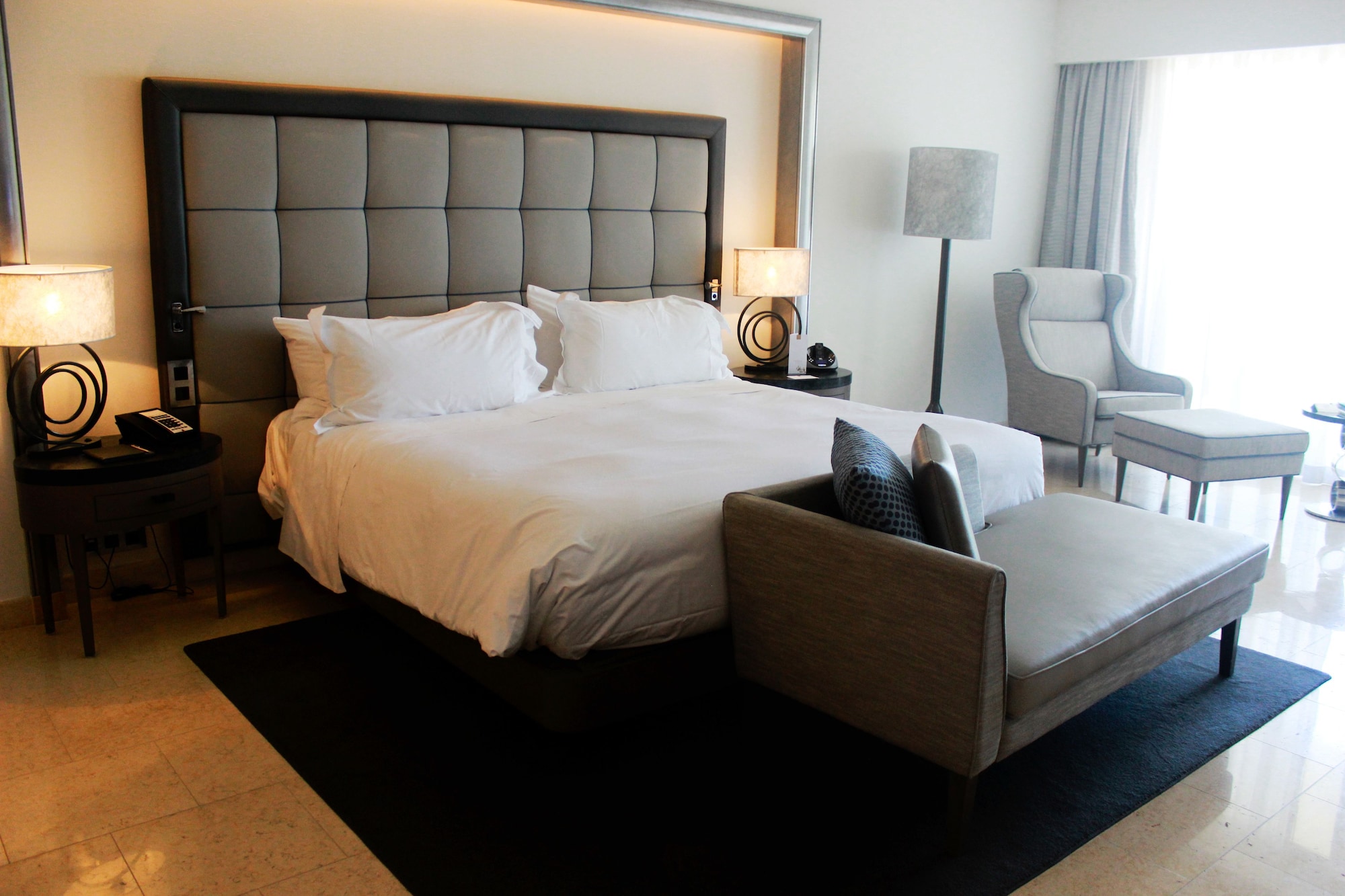 GRAND, DELUXE, KING BED, POOL VIEW