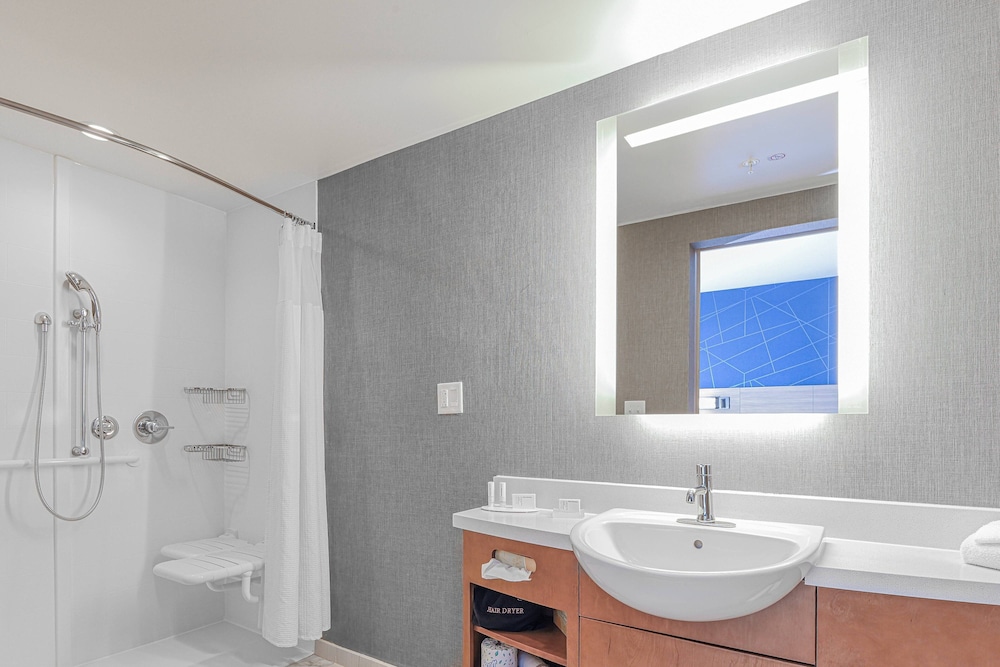Springhill Suites Fishkill 48/56