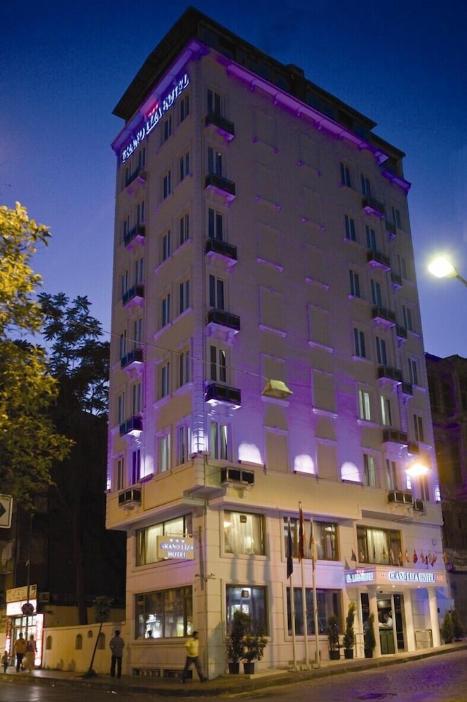 Grand Liza Hotel 写真1