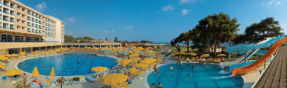 Casa Fora Beach Resort 9/67