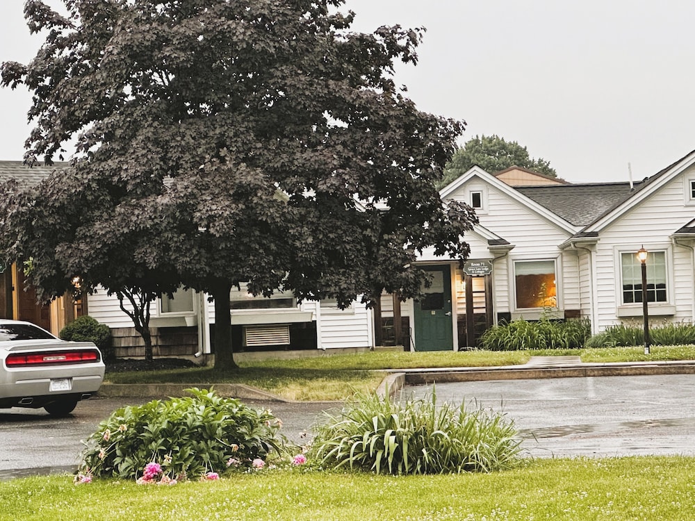 Spruce Lane Lodge & Cottages 6/35
