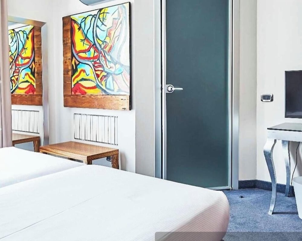 Room, Twin Beds