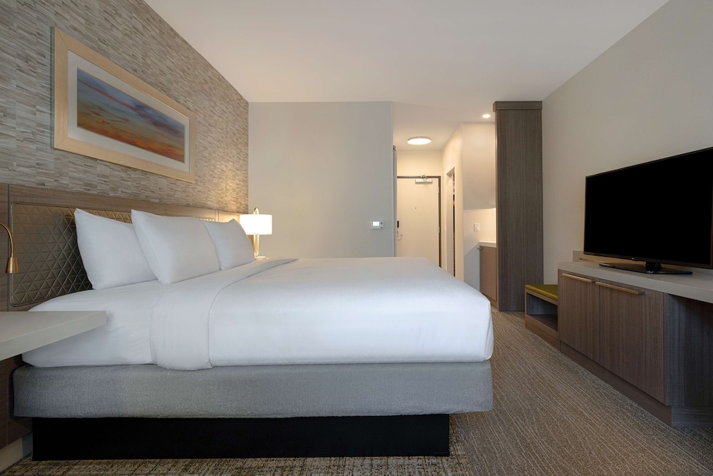 Hilton Garden Inn Temecula 16/68
