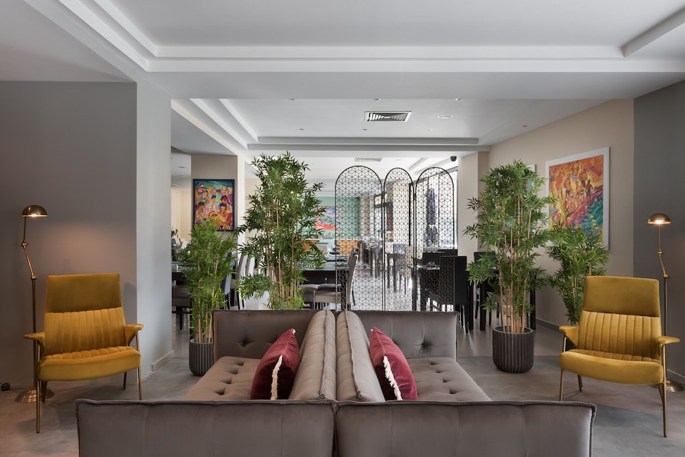Argento Hotel 44/63