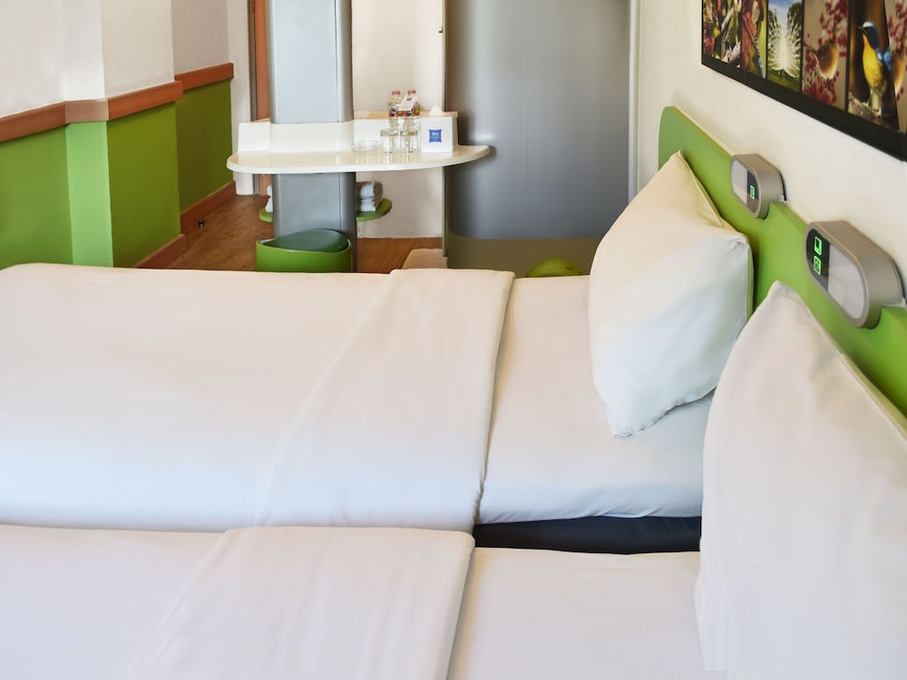 Ibis Budget Semarang Tendean 22/54