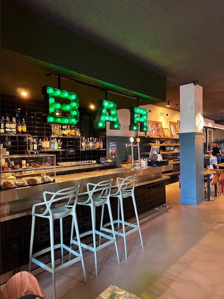 NEW HOTEL COLON 47/61