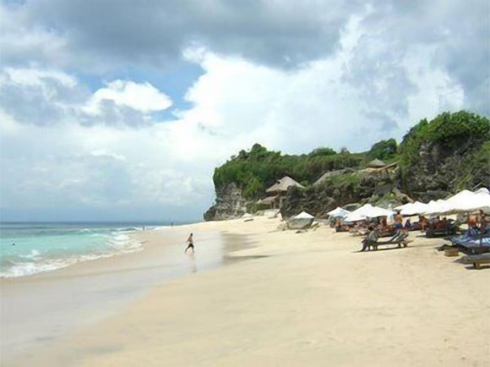 Mahagiri Villa And Spa Dreamland 65/71