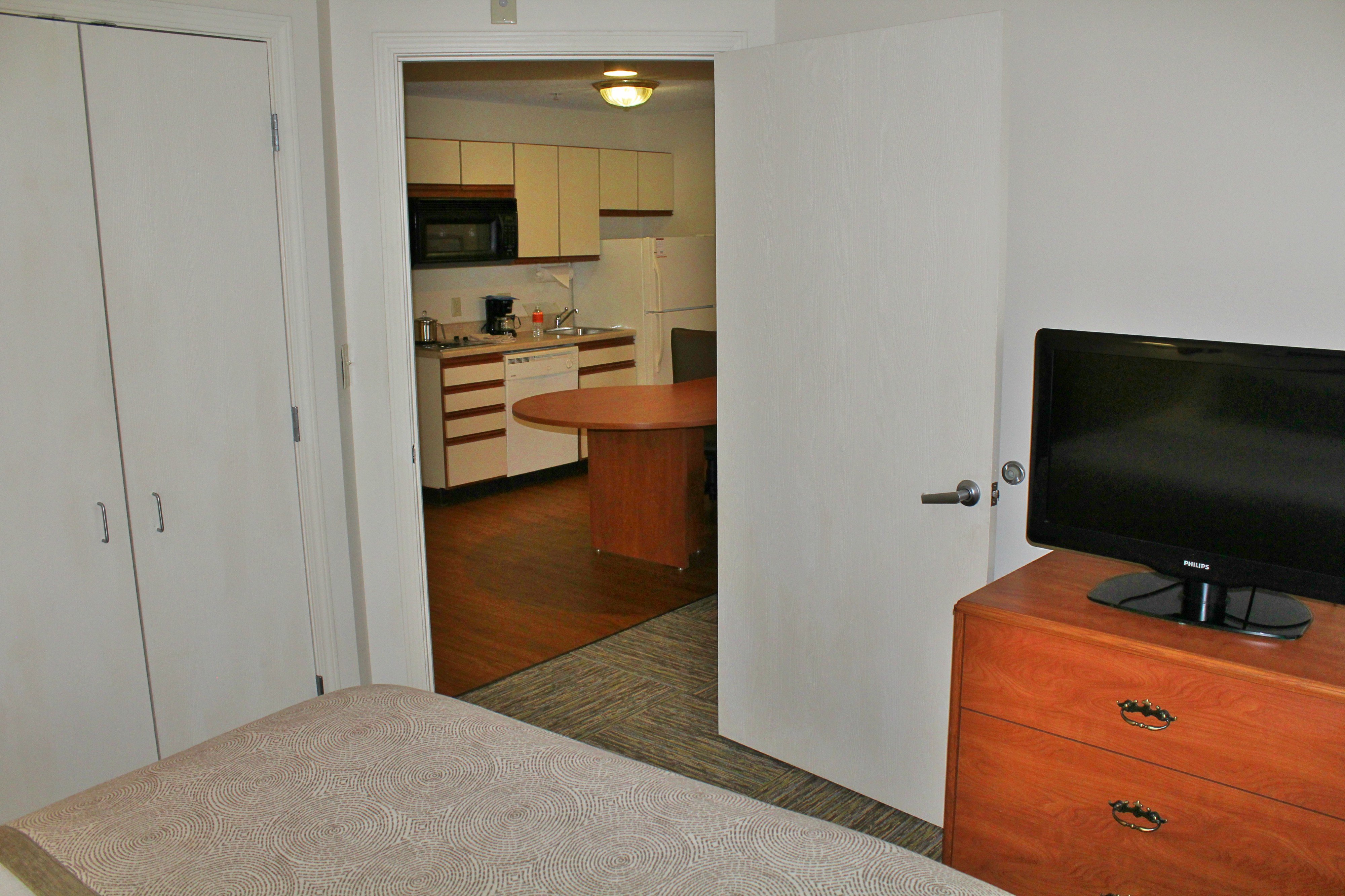 Candlewood Suites Syracuse-Airport 16/75