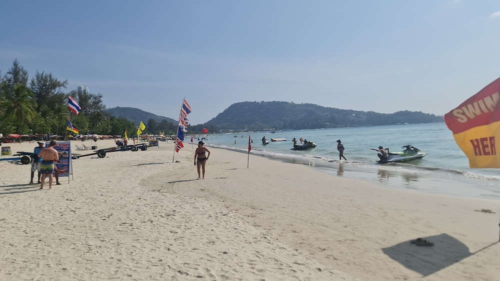 Pipikuku Hotel and Restaurant (ex. MVC Patong House) 30/30