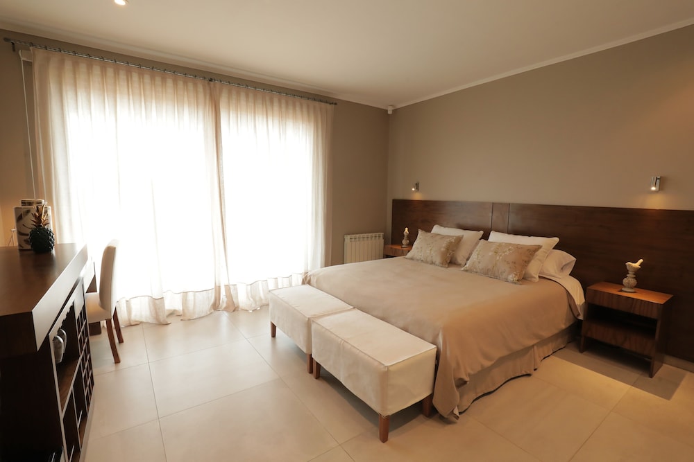 Gaia Lodge 18/43