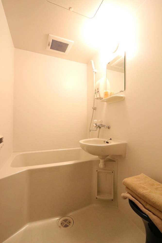 Tokyo Tourist Inn 39/41