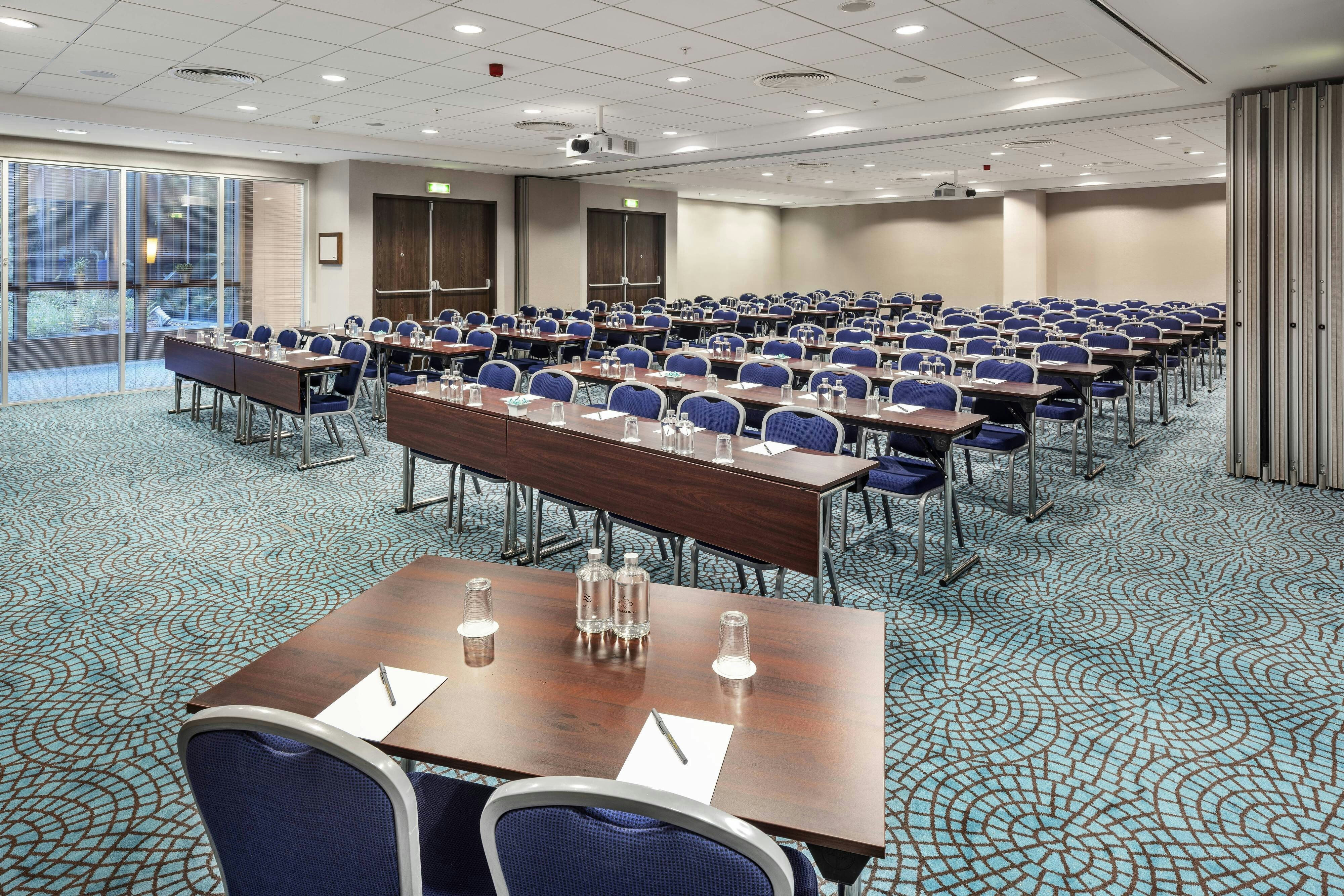 Courtyard By Marriott Prague City 49/54