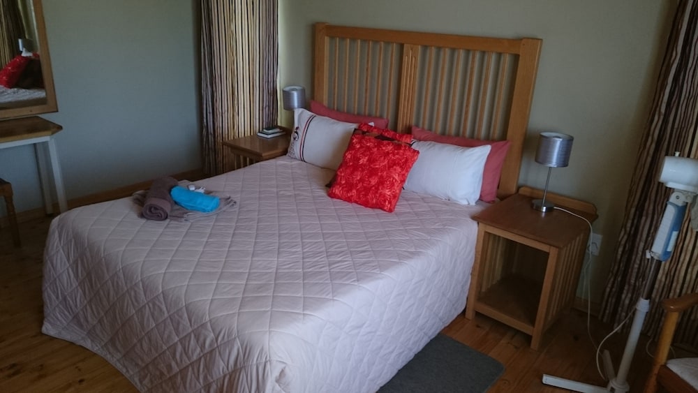 Ladybrand Guest House 5/50