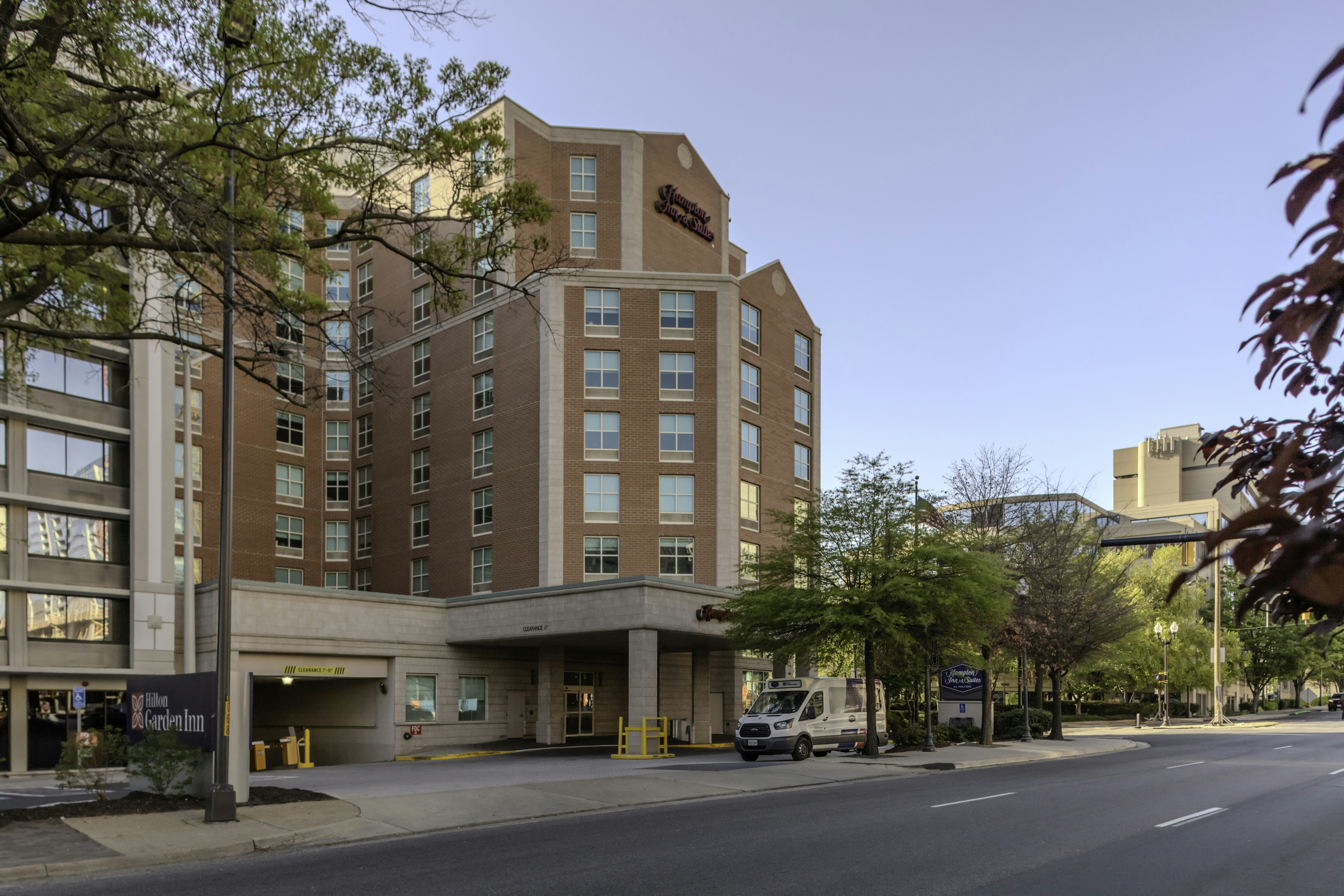 Hampton Inn & Suites Arlington Crystal City DCA 63/64