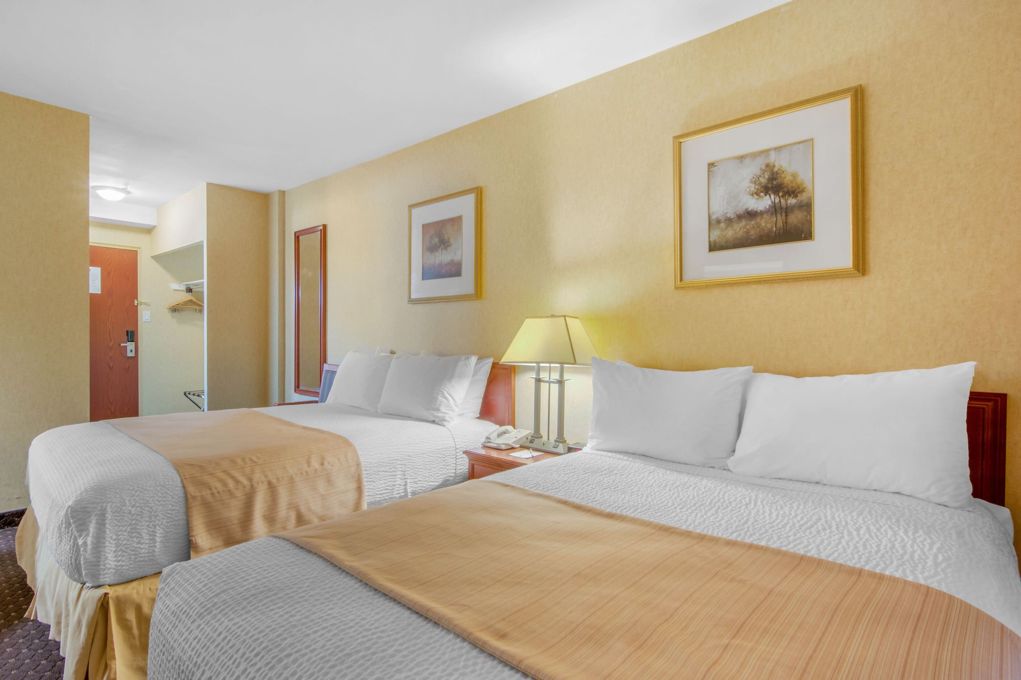Suite, 2 Queen Beds, Pet Friendly
