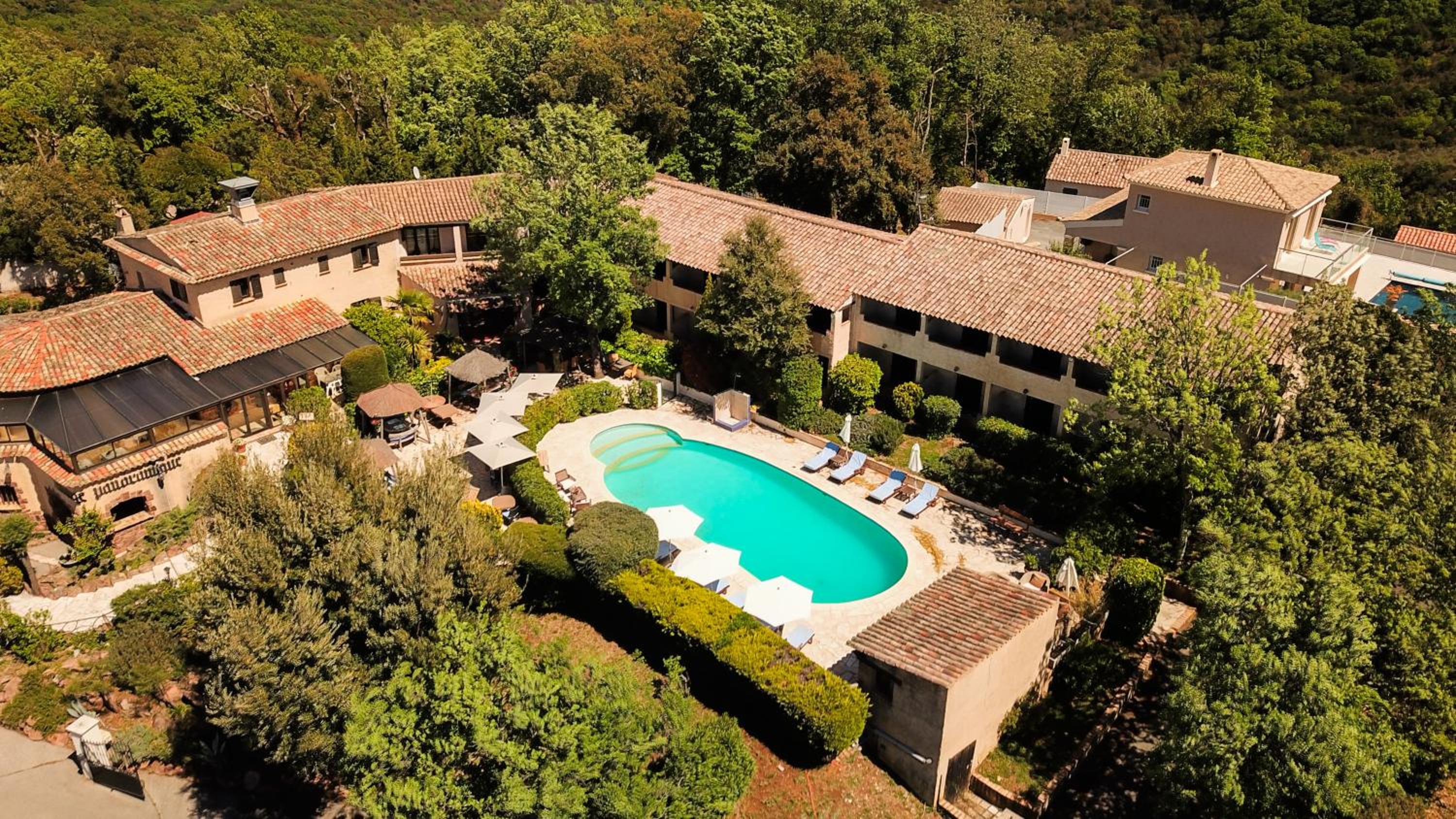 HOTEL L'ESTIRADO DES ADRETS 44/48