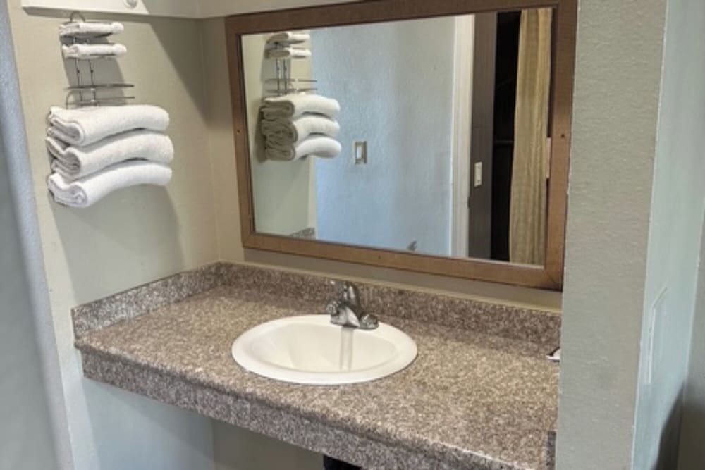 Heritage Inn And Suites 51/58