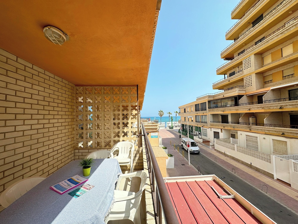 APARTAMENTOS BERNAT PIE DE PLAYA 3000 34/68