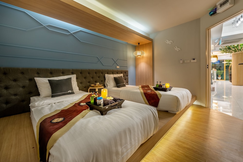 Tori Prestige Bangkok Hotel 11/63