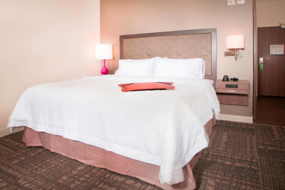 Hampton Inn Suites La Porte 10/25