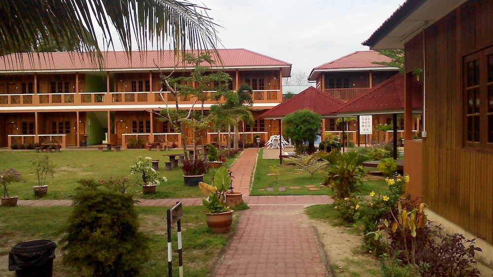 Purnama Beach Resort 62/67