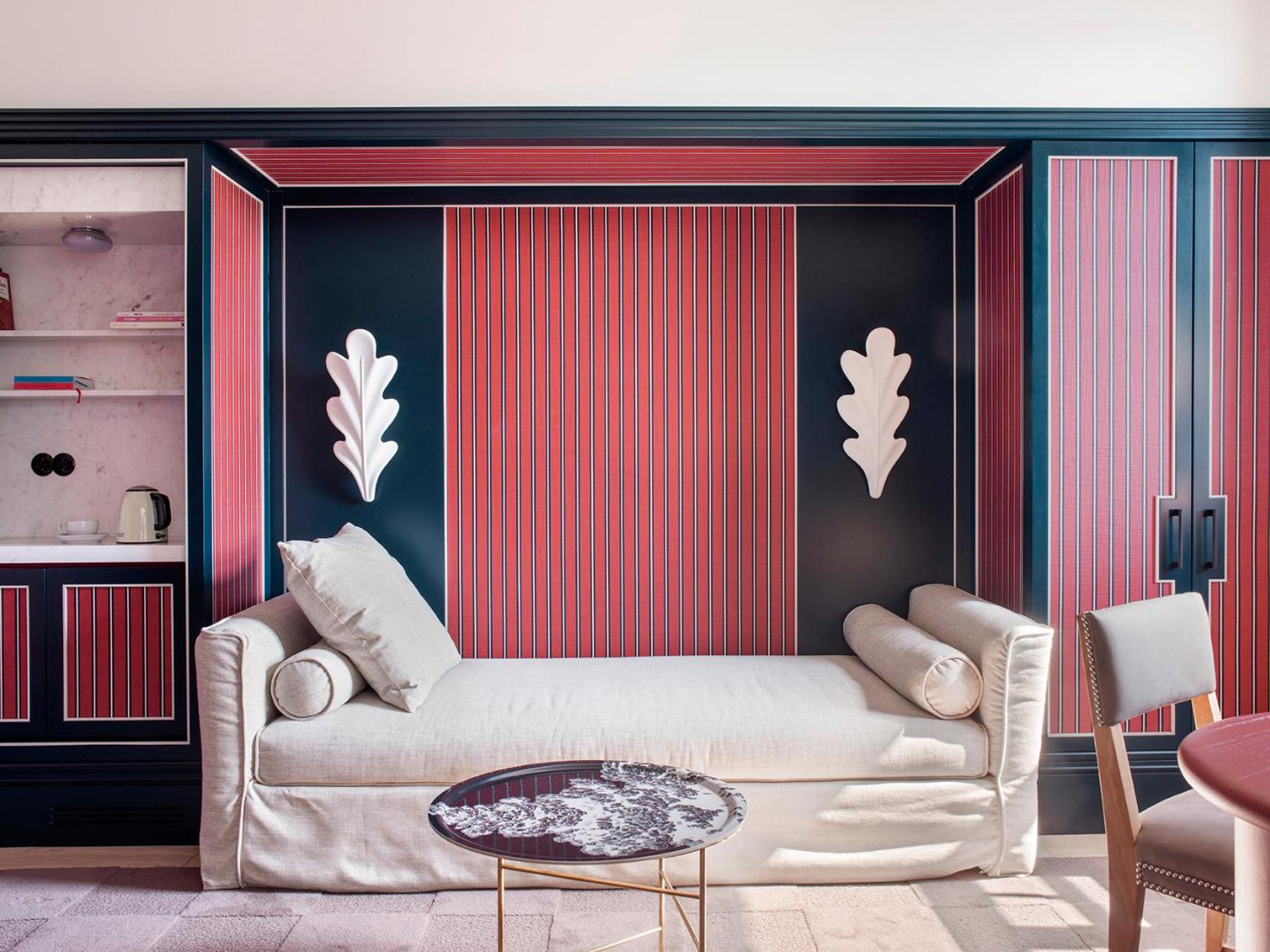 Suite, Sofa